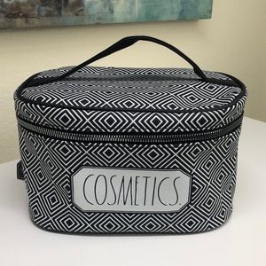🎀 Rae Dunn vanity case bag